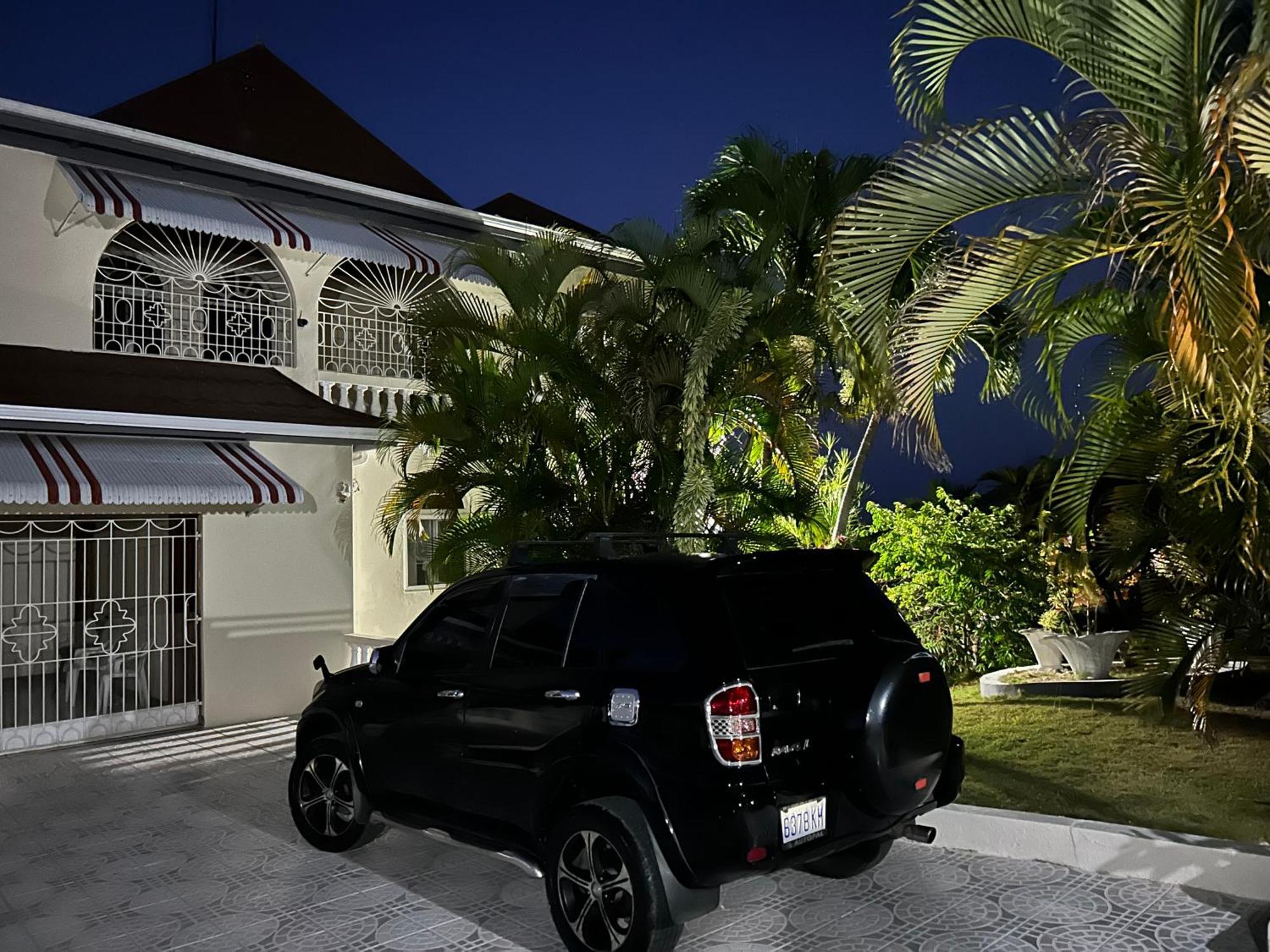 Goldenview Guesthouse Ocho Rios Exteriör bild
