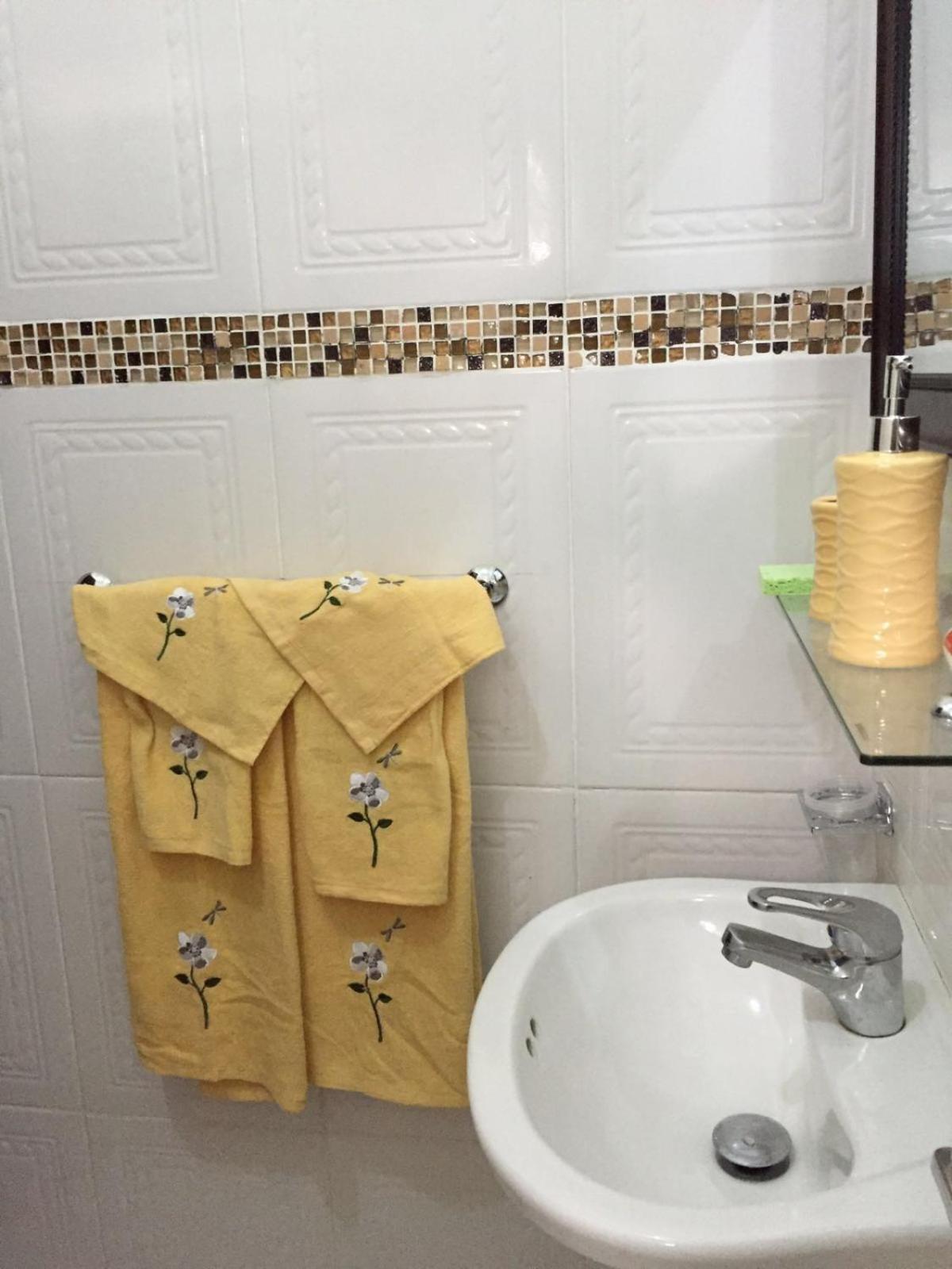 Goldenview Guesthouse Ocho Rios Exteriör bild