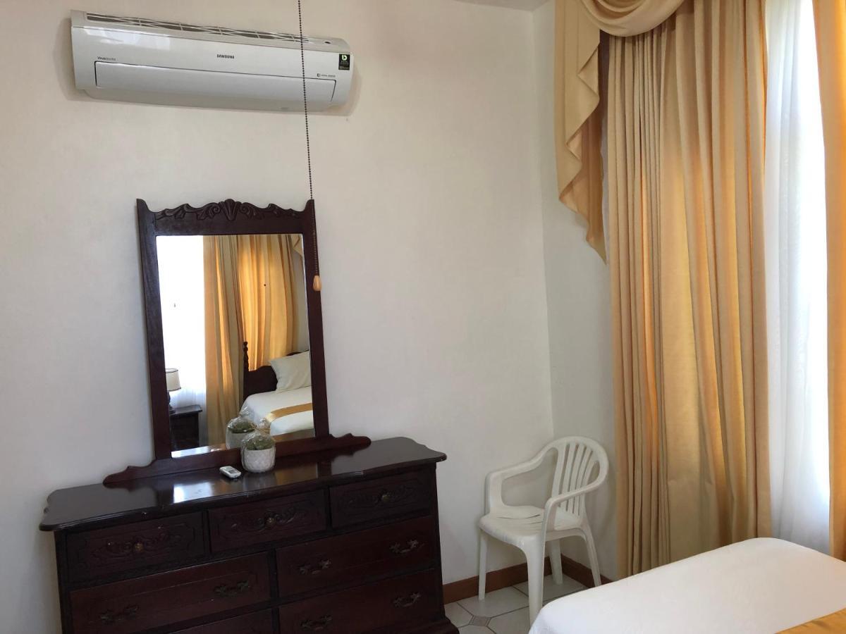 Goldenview Guesthouse Ocho Rios Exteriör bild