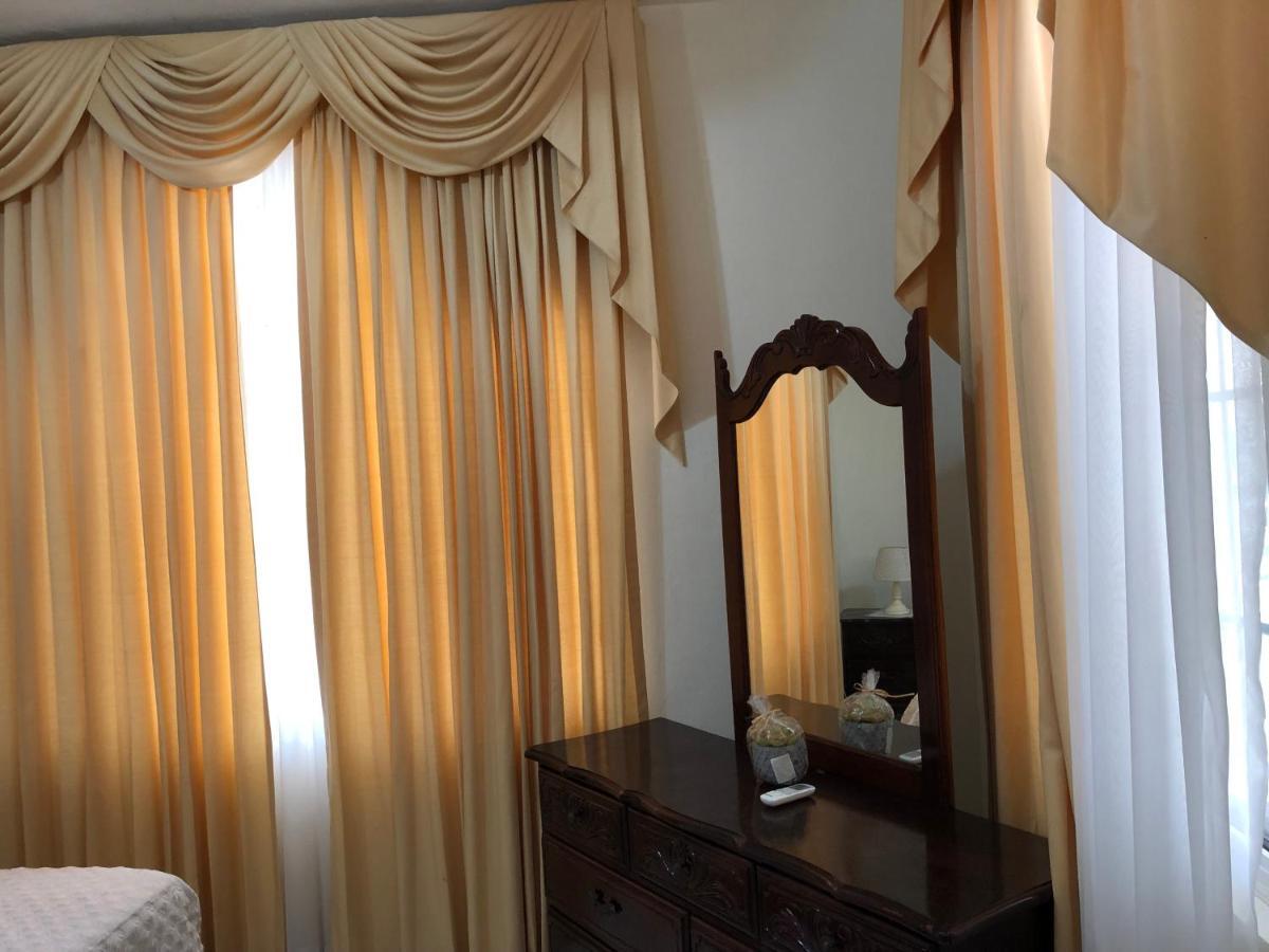 Goldenview Guesthouse Ocho Rios Exteriör bild