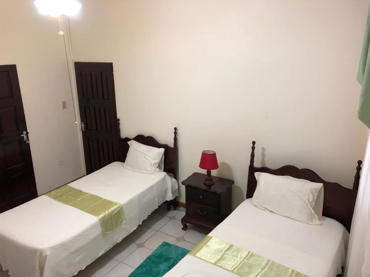 Goldenview Guesthouse Ocho Rios Exteriör bild